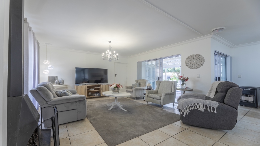 3 Bedroom Property for Sale in Sunningdale Western Cape